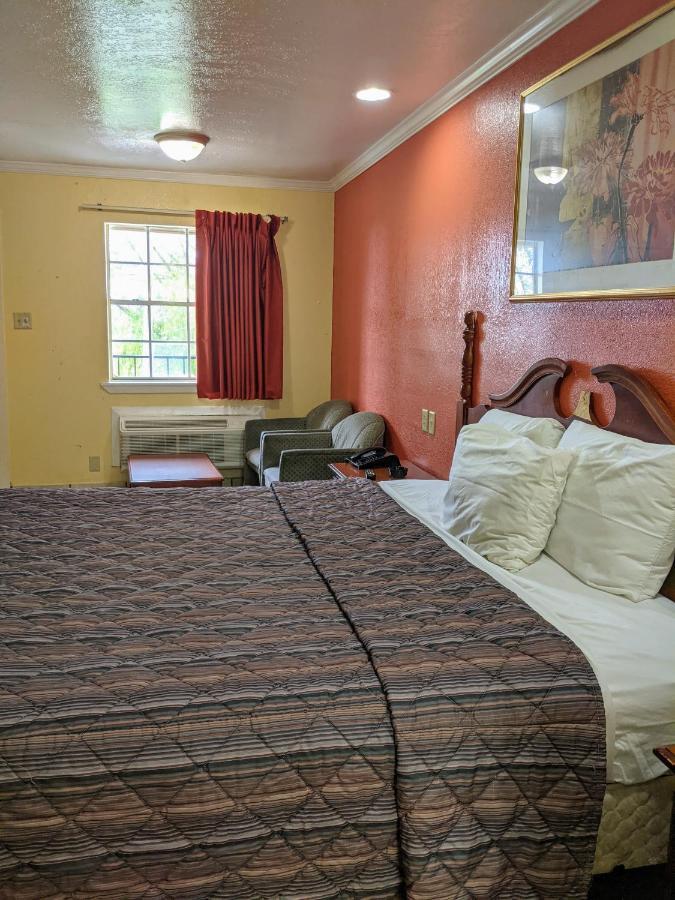 Lake Houmas Inn エクステリア 写真