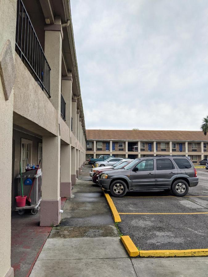 Lake Houmas Inn エクステリア 写真